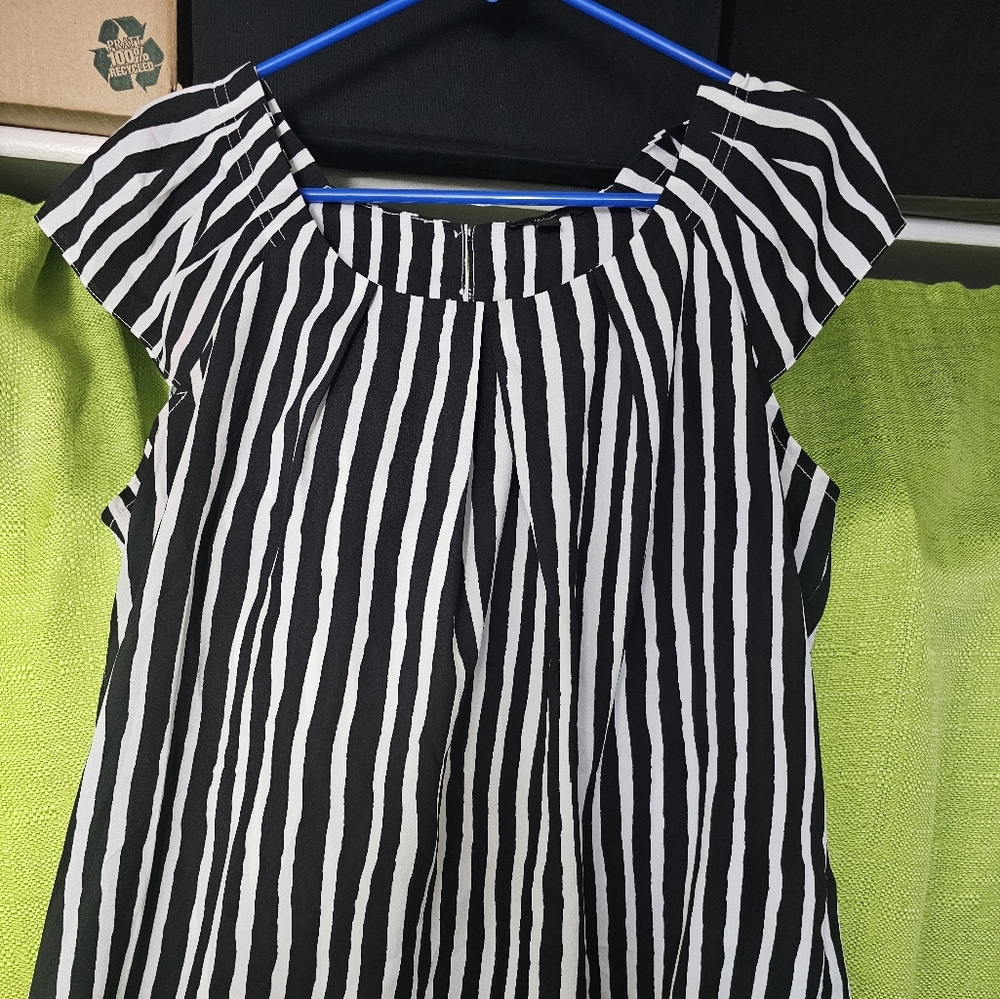 Women's Black striped short sleeve